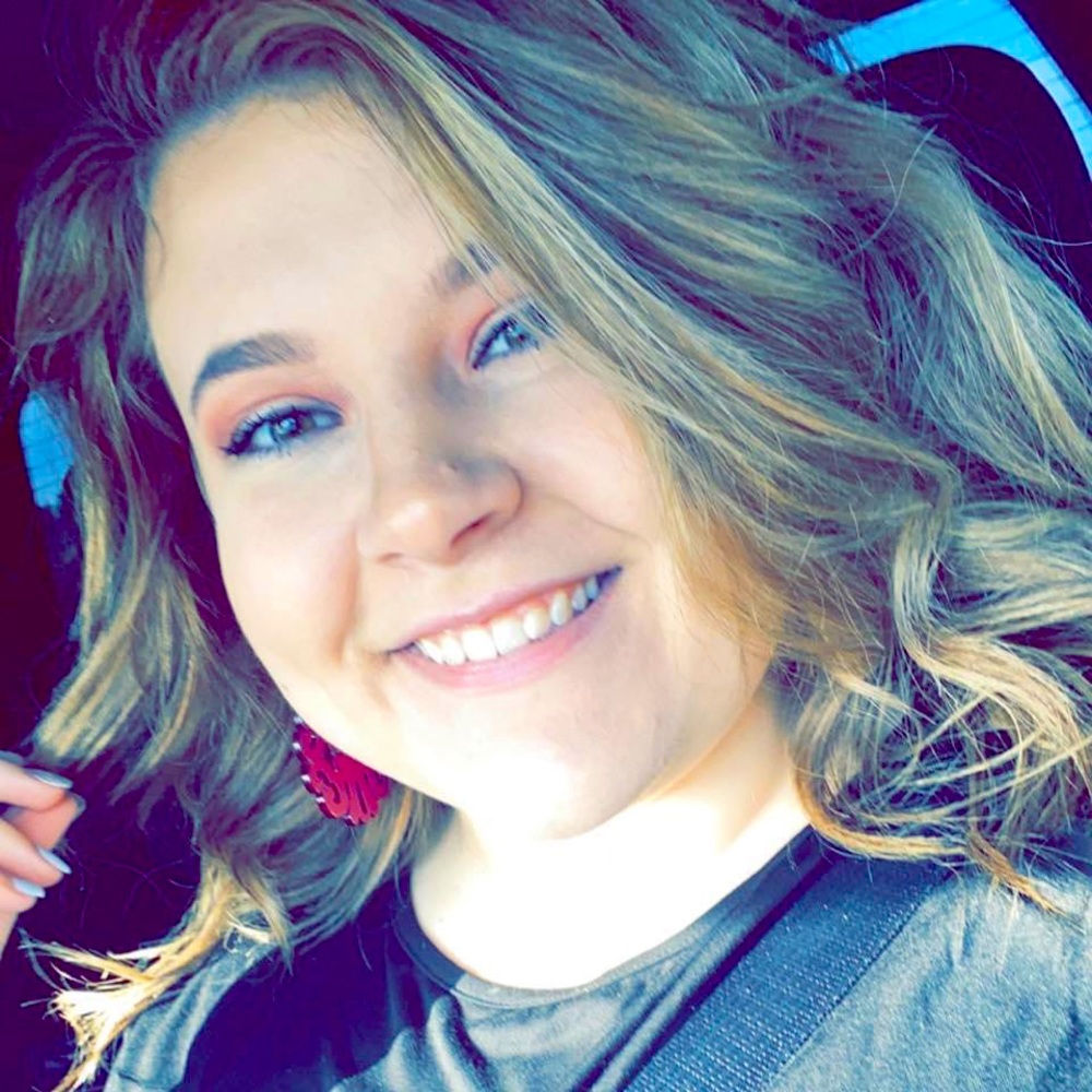 Meet your Posher, Alyssa